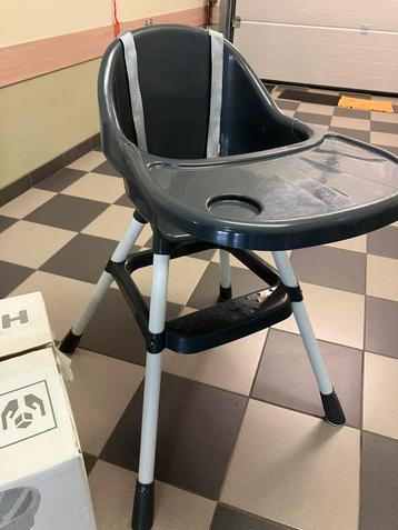 Als Nieuw.. Hoog kinderstoel (Lees info) beschikbaar voor biedingen
