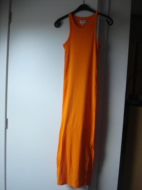 *VAL* Only lang oranje kleed, dames/meisjes. mt XS, Kleding | Dames, Jurken, Gedragen, Maat 34 (XS) of kleiner, Oranje, Onder de knie