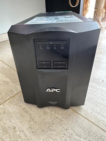 APC Smart -UPS 1500 beschikbaar voor biedingen