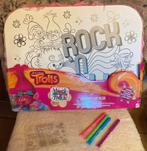 Colorez/décorez le coussin des genoux des Trolls., Enfants & Bébés, Enlèvement ou Envoi, Neuf, Bricolage