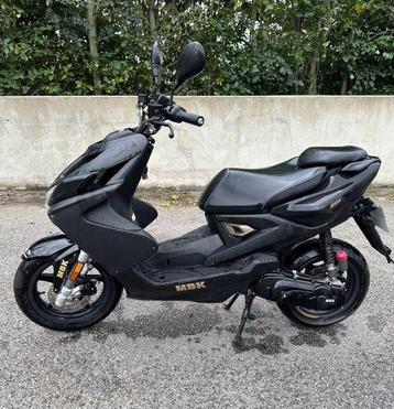 CHERCHE SCOOTER CLASSE A, Enlèvement, Comme neuf