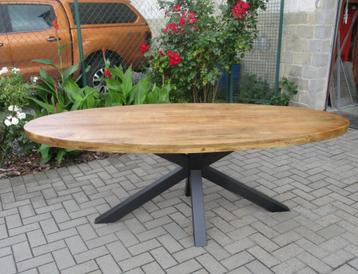 Mango houten tafel beschikbaar voor biedingen