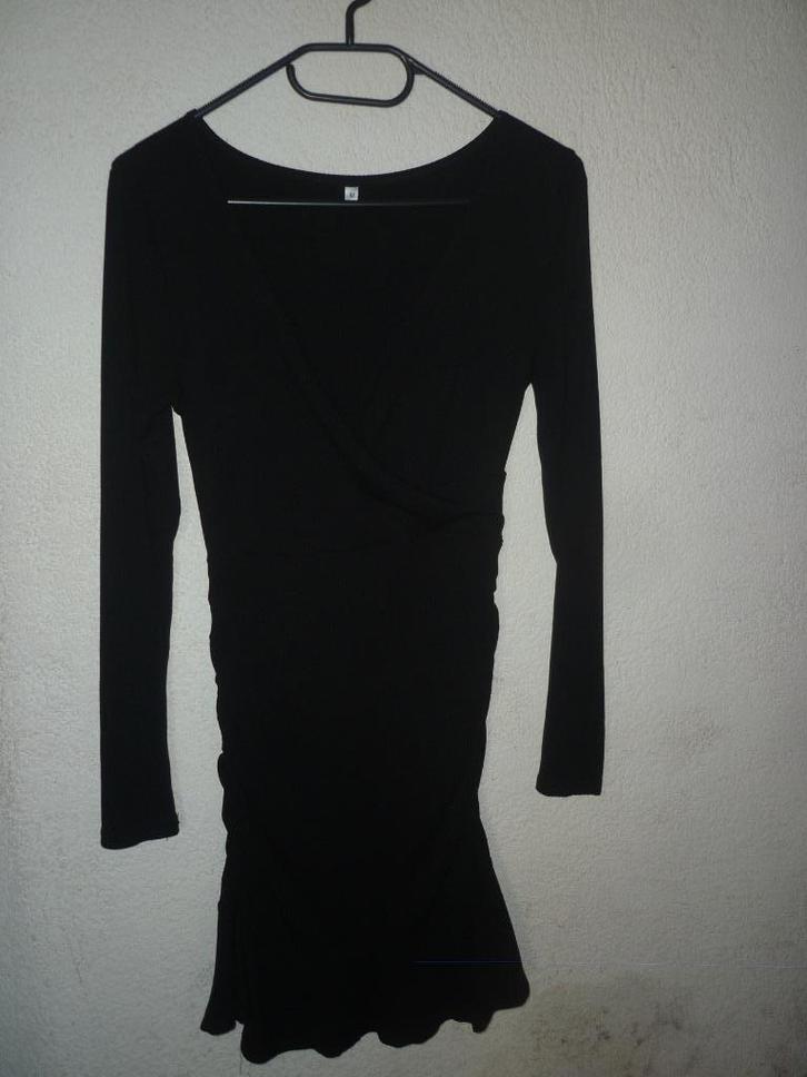 Badjas😍, Kleding | Dames, Jurken, Zo goed als nieuw, Maat 38/40 (M), Zwart, Boven de knie, Verzenden