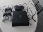 PS4 Pro met 3 controllers en een hitbox controller., Games en Spelcomputers, Ophalen, Zo goed als nieuw, Pro