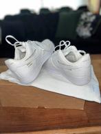 Nike schoenen, Kleding | Dames, Sneakers, Nike ( louis vuitton ), Wit, Zo goed als nieuw