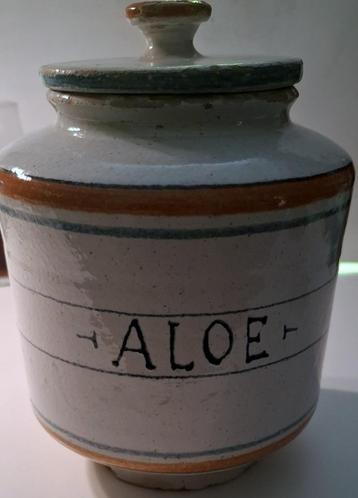 Pot à pharmacie en faïence émaillée, XIXe siècle, Envoi