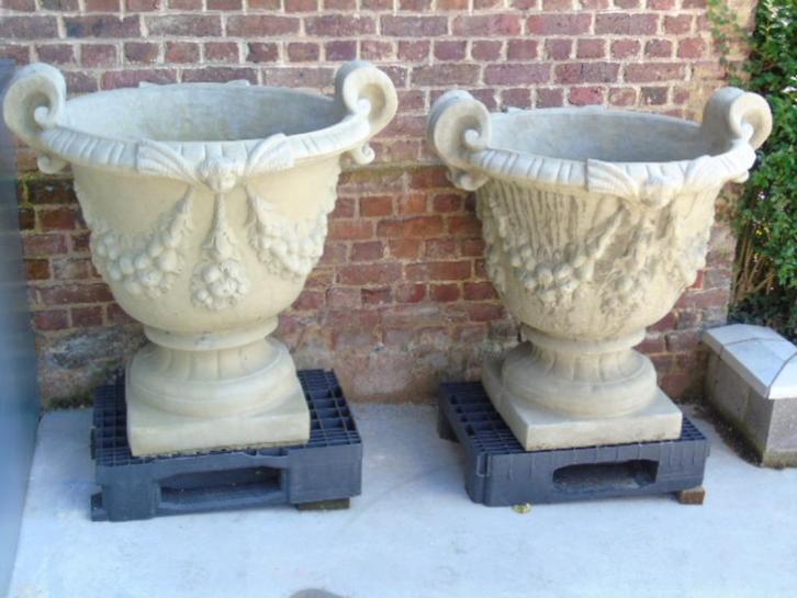 vasque jardinière avec dessins en pierre , HAUT 1 m !, Jardin & Terrasse, Vases de jardin, Neuf, Enlèvement
