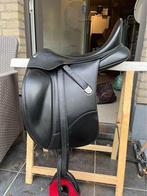 Bates Isabell Werth 18 inch, Animaux & Accessoires, Chevaux & Poneys | Selles, Enlèvement, Dressage, Neuf