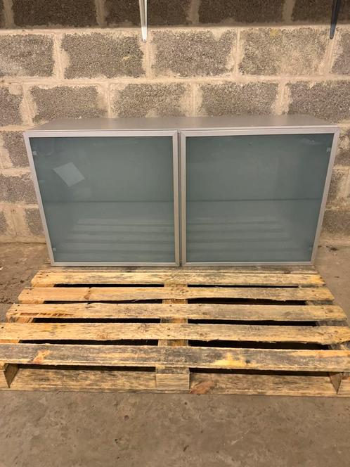 Wandkast / hangkast, Huis en Inrichting, Kasten | Wandmeubels, Zo goed als nieuw, Met deur(en), Met plank(en), Ophalen