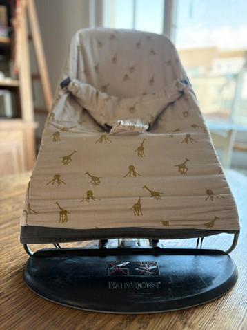 Wipstoel babybjorn met extra hoes beschikbaar voor biedingen
