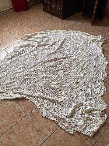 couvre lit au crochet, Enlèvement
