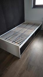 Een persoonsbed van Ikea met 2 lades, lattenbodem en matras, Ophalen, Zo goed als nieuw
