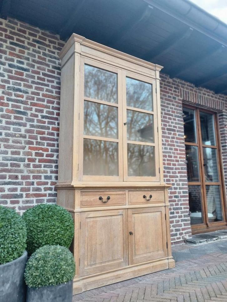 Buffet/vitrine en chêne LIVRAISON GRATUITE, Maison & Meubles, Armoires | Buffets, Comme neuf, 200 cm ou plus, 100 à 150 cm, 25 à 50 cm