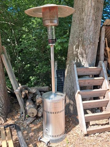 Terrasverwarmer op gas. beschikbaar voor biedingen