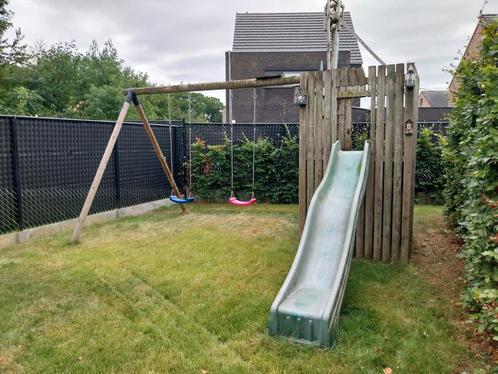 Speelhuisje met glijbaan, 2 schommels en nestschommel, Kinderen en Baby's, Speelgoed | Buiten | Speeltoestellen, Gebruikt, Glijbaan