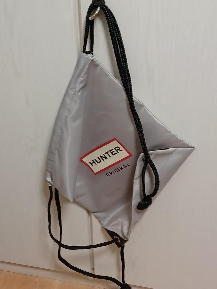 Licht rugzakje van HUNTER - zilverkleurig - NIEUW, Bijoux, Sacs & Beauté, Sacs | Sacs Femme, Neuf, Autres types, Autres couleurs