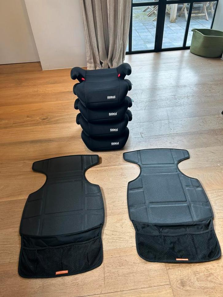 4 zitverhogers - 2 autostoelbeschermers (apart of samen), Kinderen en Baby's, Autostoeltjes, Gebruikt, Overige merken, 22 t/m 36 kg