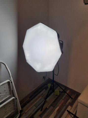Lampe continue softbox neewer cb60