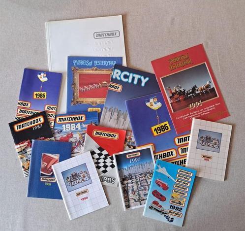Lot de 14 anciens catalogues Matchbox (années 1980), Hobby & Loisirs créatifs, Voitures miniatures | Échelles Autre, Comme neuf