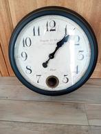 Horloge murale Riverdale avec poignée, Maison & Meubles, Accessoires pour la Maison | Horloges, Comme neuf, Enlèvement, Horloge murale