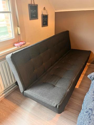 Slaapbank beschikbaar voor biedingen