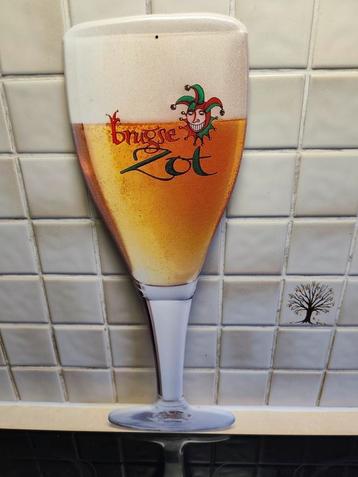 Metaalplaat Brugse zot. beschikbaar voor biedingen