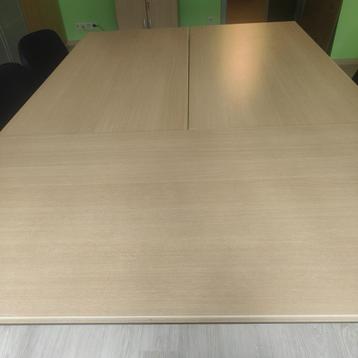 Tables de réunion  beschikbaar voor biedingen