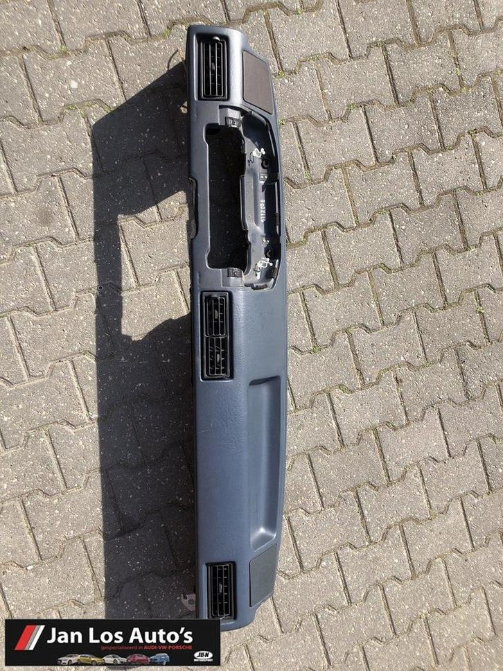 Audi 80 B2 dashbord blauw, Auto-onderdelen, Carrosserie, Audi, Voor, Gebruikt, Ophalen of Verzenden