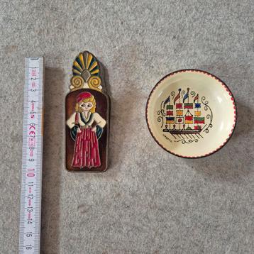 Emaille souvenirs uit Griekenland beschikbaar voor biedingen