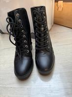 Zwarte botjes, Ophalen, Zwart, Schoenen met hoge hakken, Gedragen