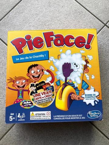 Jeu d'ambiance Hasbro PIE FACE disponible aux enchères