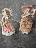 2 porseleinen beeldjes met kant., Ophalen of Verzenden