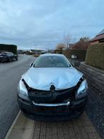 Renault Mégane Break accidentée à l’avant, Auto's, Renault, Voorwielaandrijving, Euro 5, Stof, Adaptieve lichten