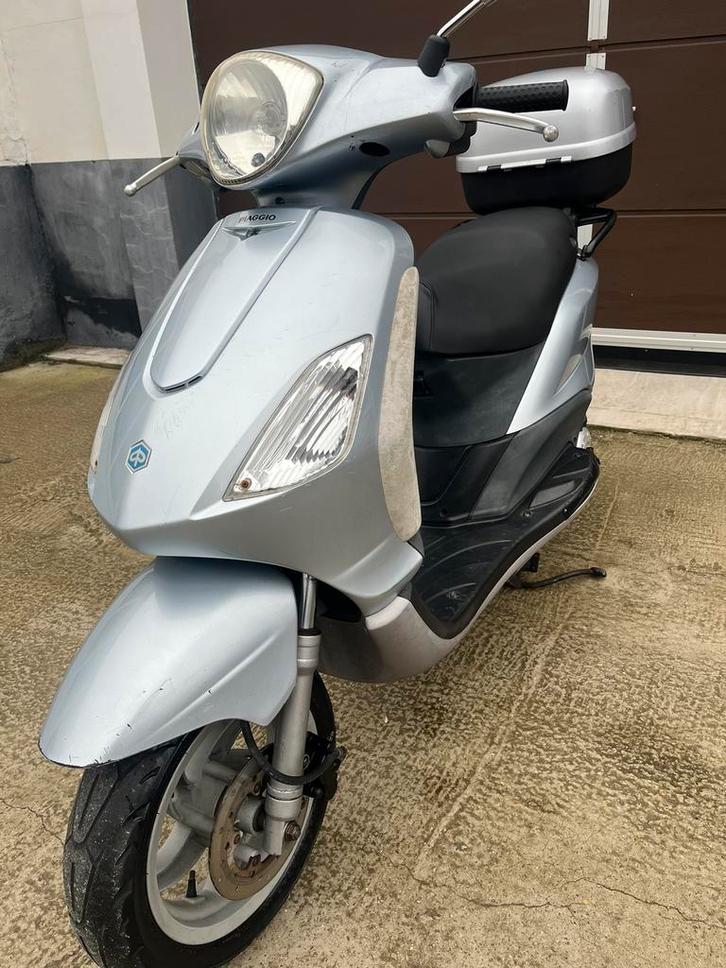 Piaggio Fly A klasse 4takt, Fietsen en Brommers, Scooters | Piaggio, Zo goed als nieuw, Fly, Ophalen