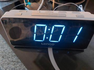 Klokradio Lenco werkt goed zuivere ontvangst FM beschikbaar voor biedingen