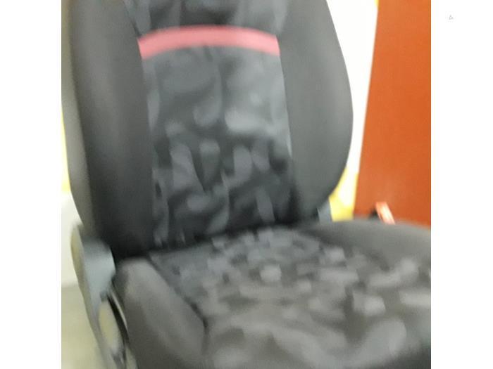 Stoel rechts van een Suzuki Alto, Auto-onderdelen, Interieur en Bekleding, Suzuki, Gebruikt, 3 maanden garantie, Ophalen of Verzenden