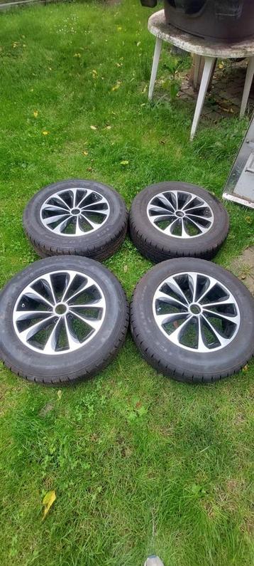 Nissan winterbanden + velgen 17 inch. beschikbaar voor biedingen