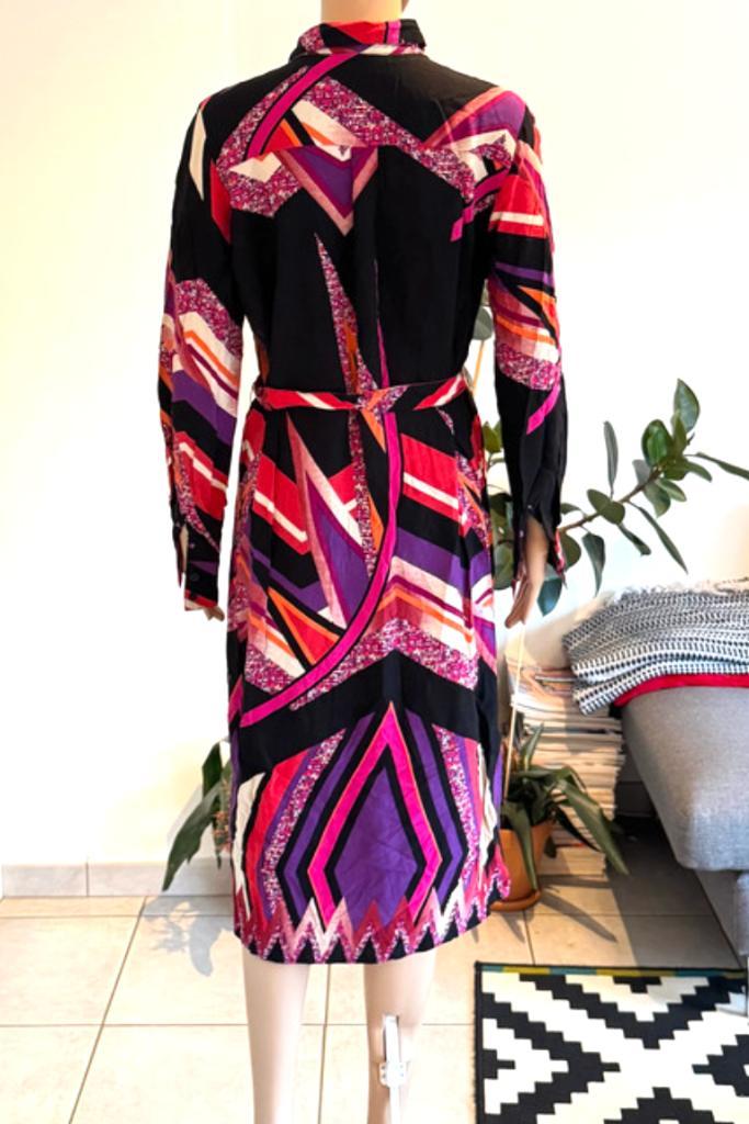 Unique shirt dress with beautiful print (S/M) new, Kleding | Dames, Jurken, Nieuw, Maat 38/40 (M), Zwart, Onder de knie, Ophalen of Verzenden