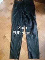 Pantalon simili cuir noir Zara small, Vêtements | Femmes, Taille 36 (S), Noir, Enlèvement