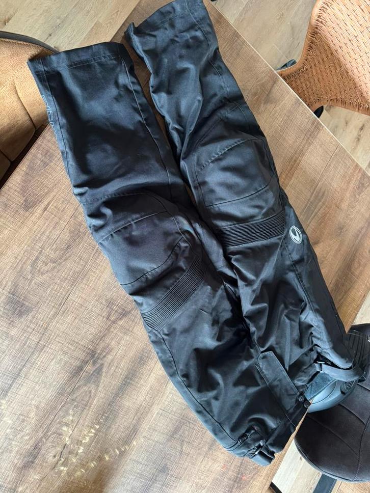 Richa motobroek (waterdicht met bescherming), Motoren, Kleding | Motorkleding, Ophalen