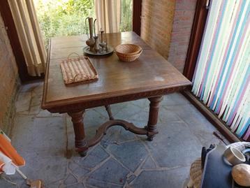1 Antieke massief eiken tafel beschikbaar voor biedingen