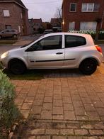 Renault clio 1.2 106.xxxkm met keuring voor verkoop, Auto's, Handgeschakeld, Particulier, Zilver of Grijs, Stadsauto