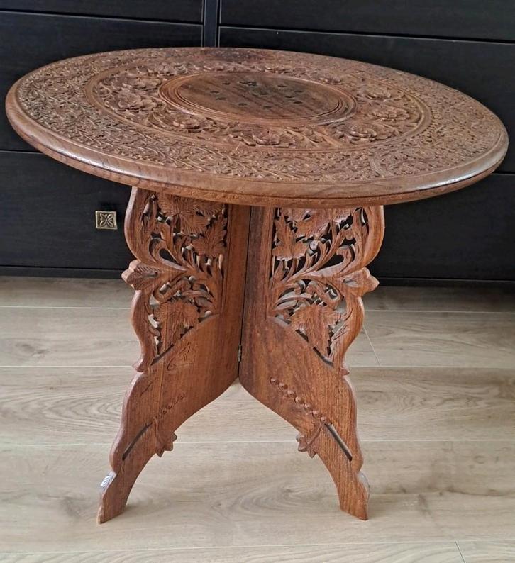 Inklapbare houten tafel – handgemaakt houtsnijwerk, Antiek en Kunst, Kunst | Beelden en Houtsnijwerken, Ophalen of Verzenden