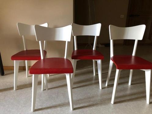 stoelen - 17 stuks en 8 kunststof tuinstoelen, Huis en Inrichting, Stoelen, Gebruikt, Kunststof, Overige kleuren, Ophalen