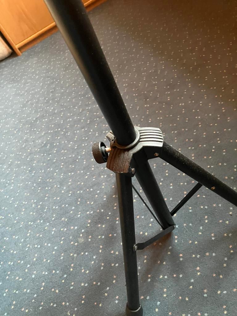 Pupiter, Muziek en Instrumenten, Standaarden, Zo goed als nieuw, Muziekstandaard, Gitaar, Ophalen