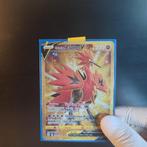 Pokémon cards Galarian Zapdos V gold full art, Nieuw, Foil, Ophalen of Verzenden, Losse kaart