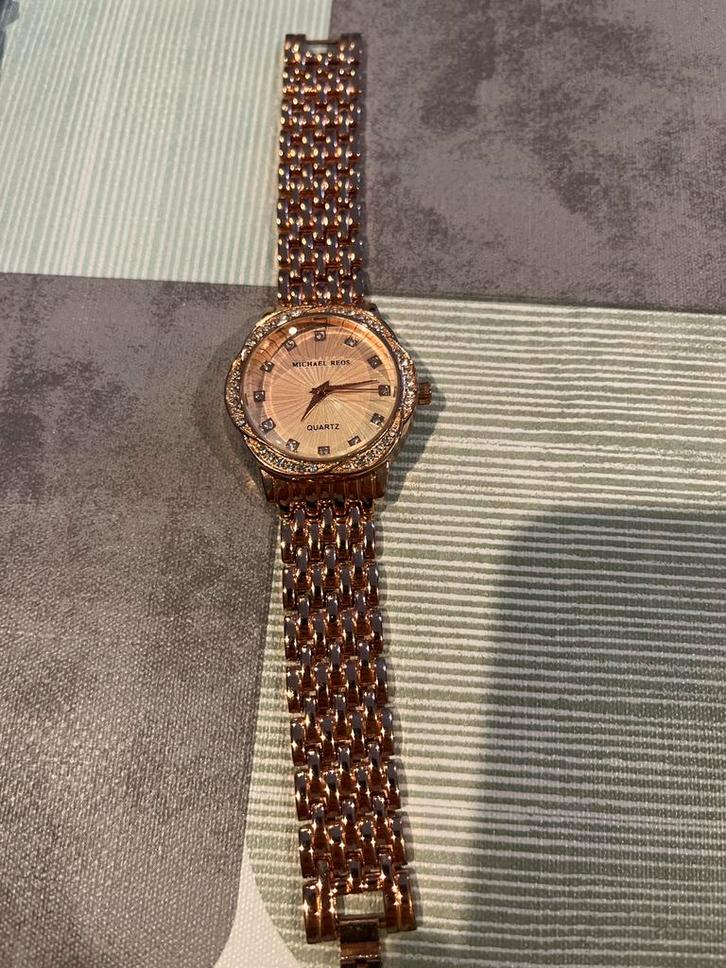 Set van 4 dameshorloges – Victoria & Michael Rios goud/rosé, Handtassen en Accessoires, Horloges | Dames, Zo goed als nieuw, Goud