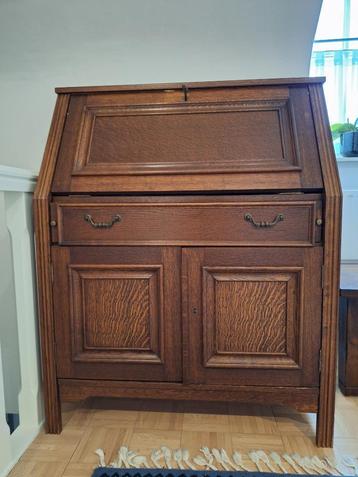 secretaire bureau beschikbaar voor biedingen