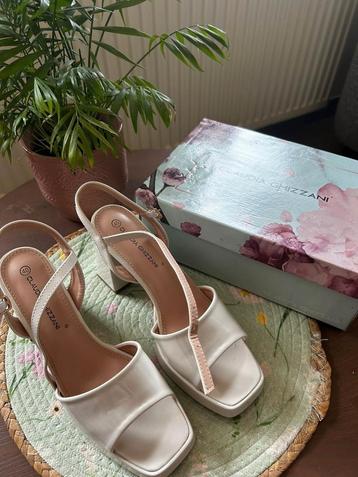 Pumps beige, maat 40, Claudia Ghizzani beschikbaar voor biedingen