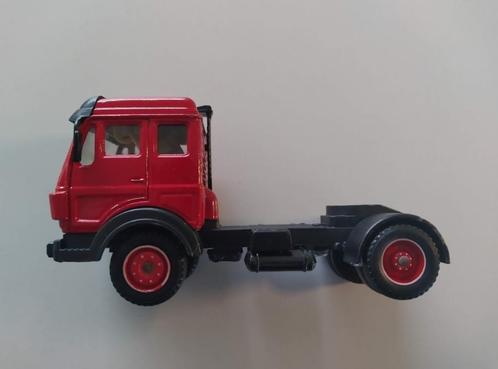 Solido vintage - Tracteur Mercedes-Benz - Roues rouges, Hobby & Loisirs créatifs, Voitures miniatures | Échelles Autre, Utilisé